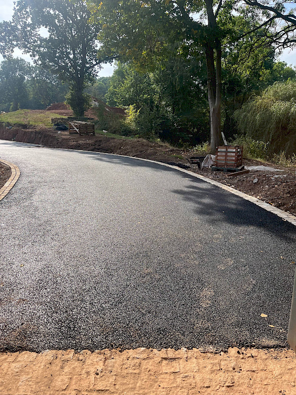 Claverdon - Large Tarmac Driveway & Block Paving