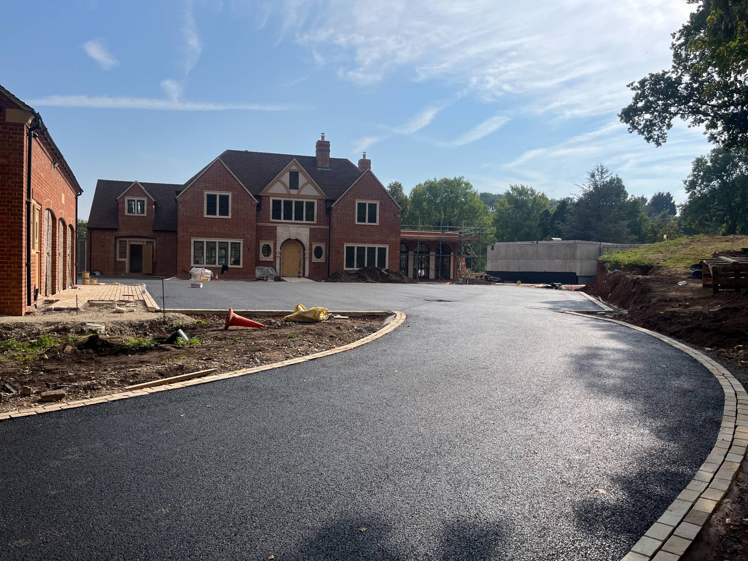 Claverdon - Large Tarmac Driveway & Block Paving